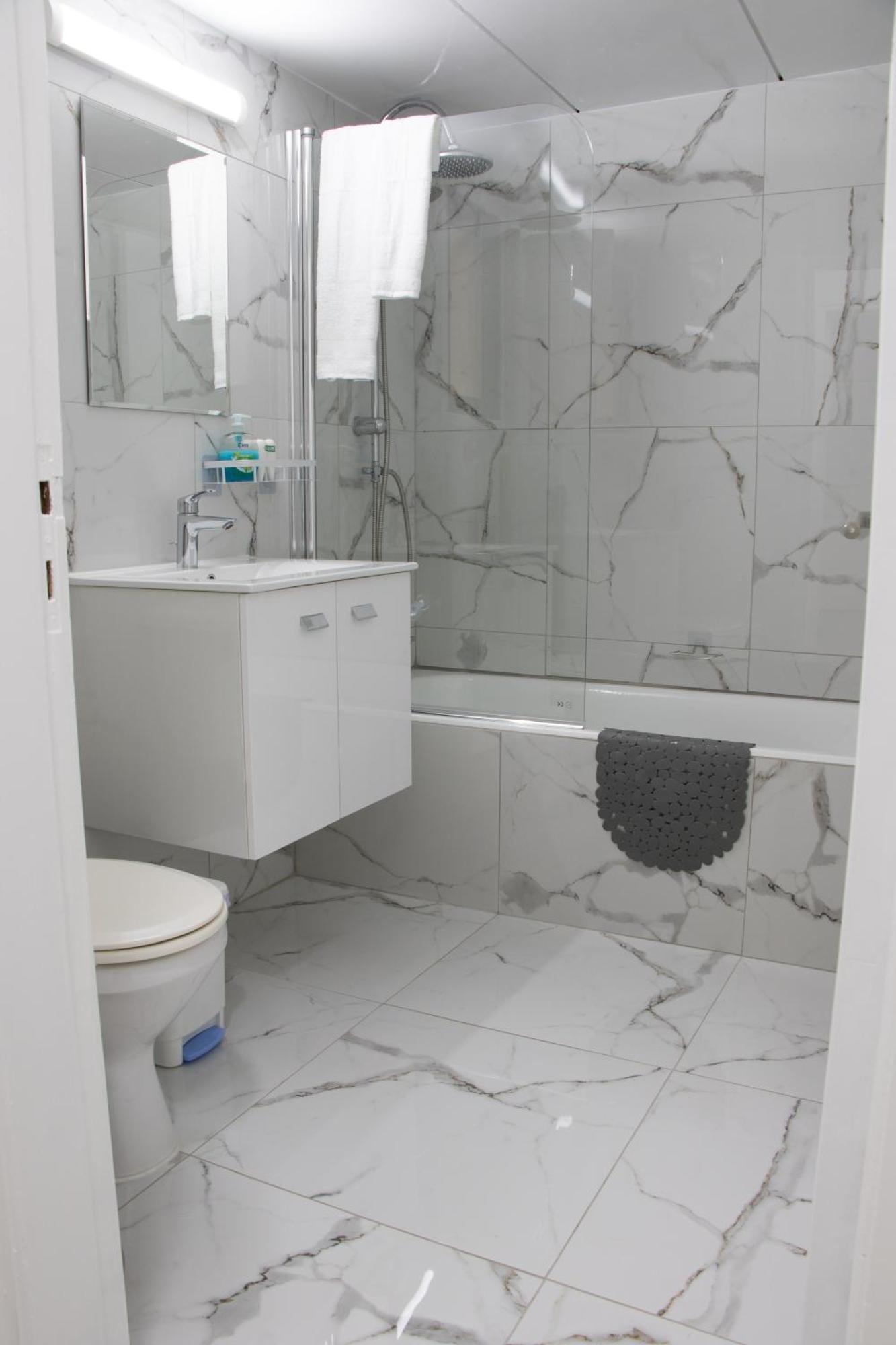 Apartment,Near The Beach Pinikoudes Larnaca Ngoại thất bức ảnh