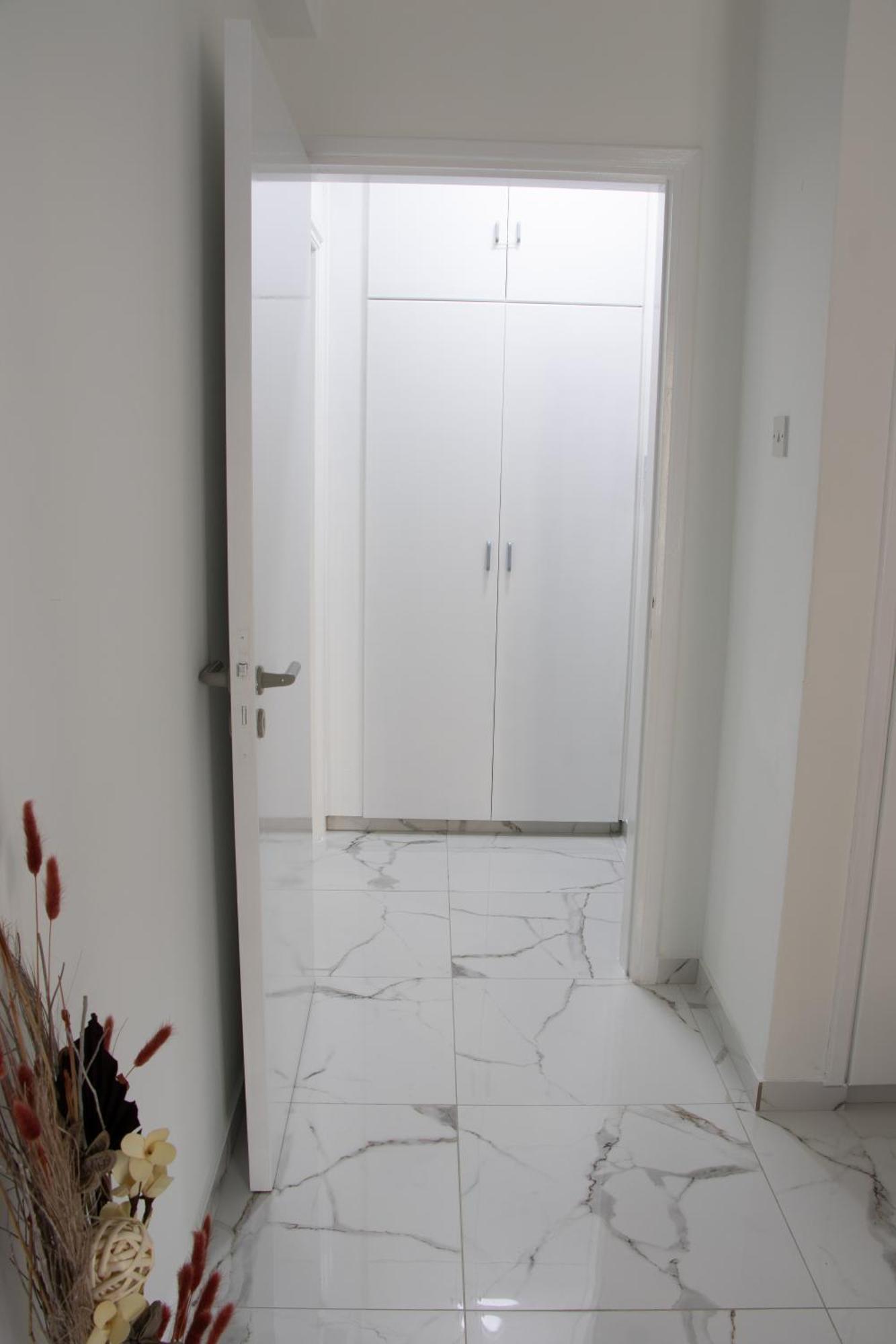 Apartment,Near The Beach Pinikoudes Larnaca Ngoại thất bức ảnh