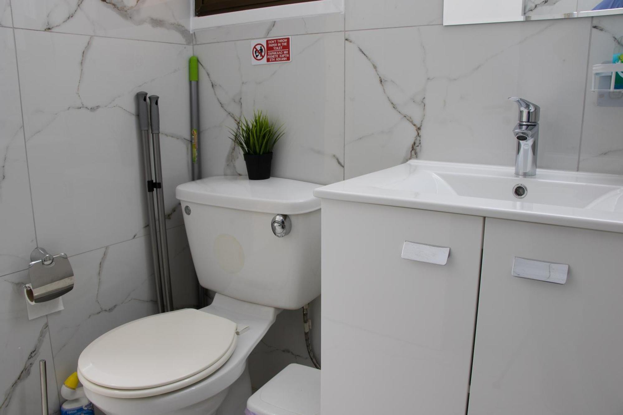Apartment,Near The Beach Pinikoudes Larnaca Ngoại thất bức ảnh