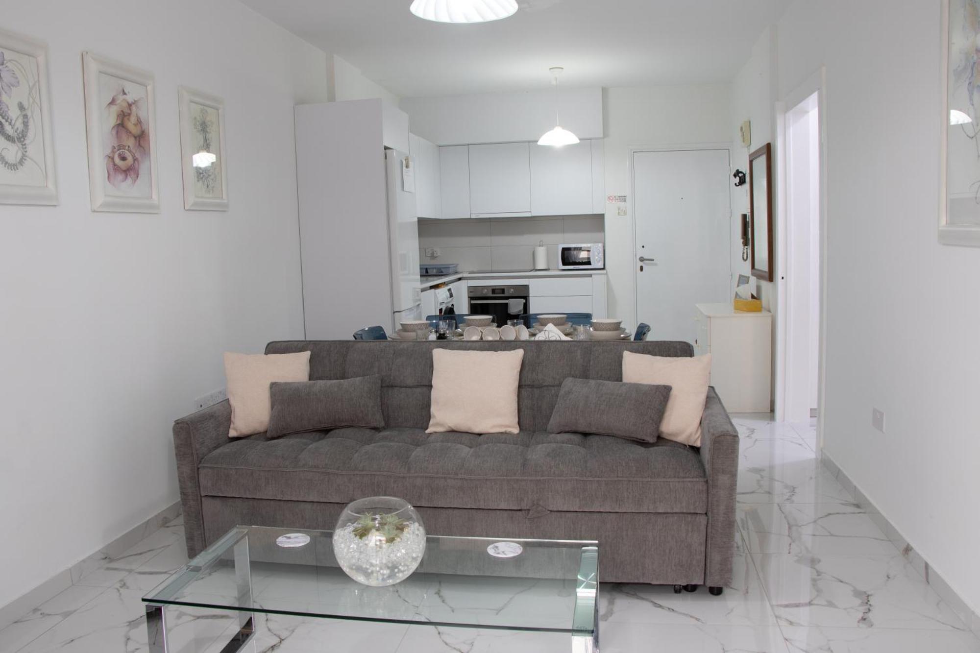 Apartment,Near The Beach Pinikoudes Larnaca Ngoại thất bức ảnh