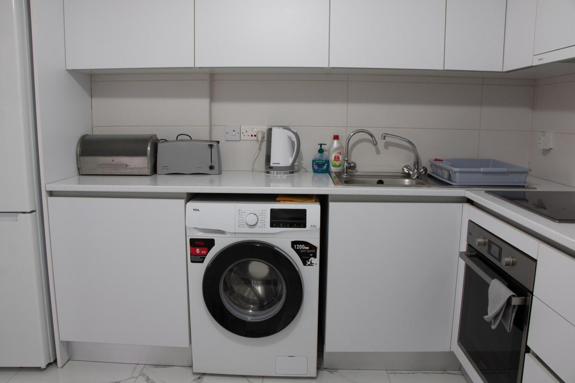 Apartment,Near The Beach Pinikoudes Larnaca Ngoại thất bức ảnh