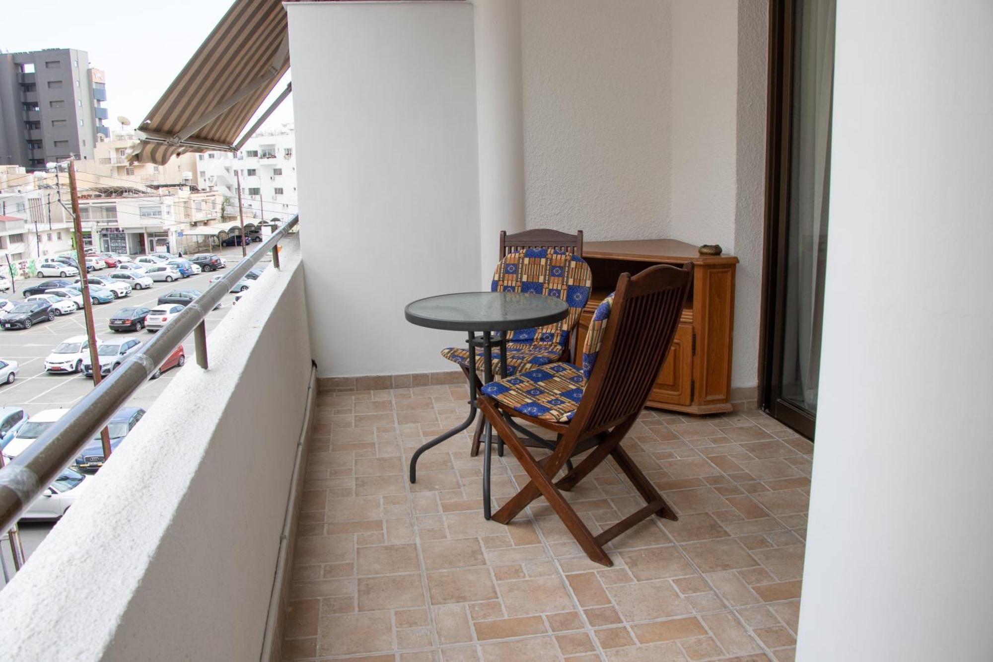 Apartment,Near The Beach Pinikoudes Larnaca Ngoại thất bức ảnh