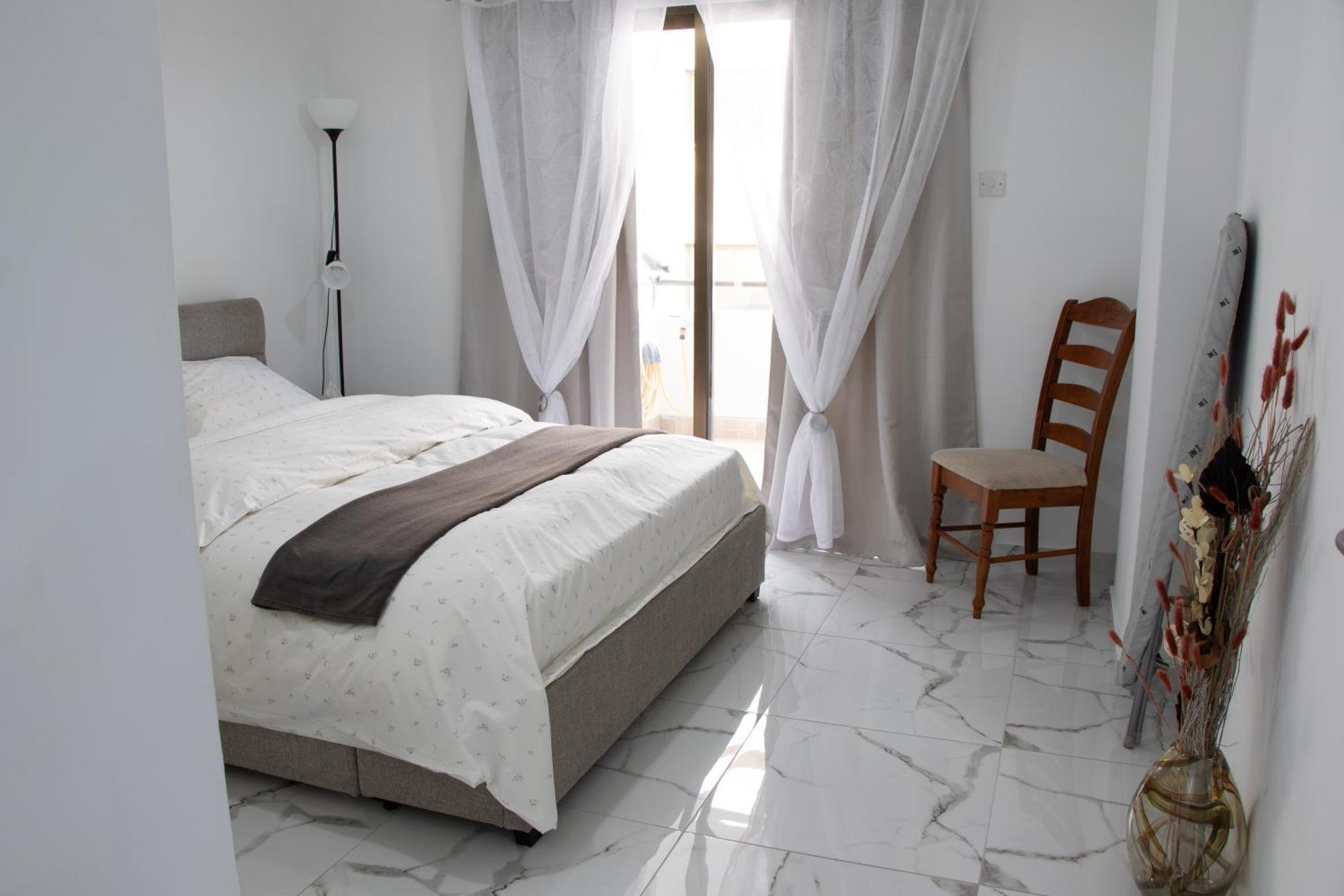 Apartment,Near The Beach Pinikoudes Larnaca Ngoại thất bức ảnh