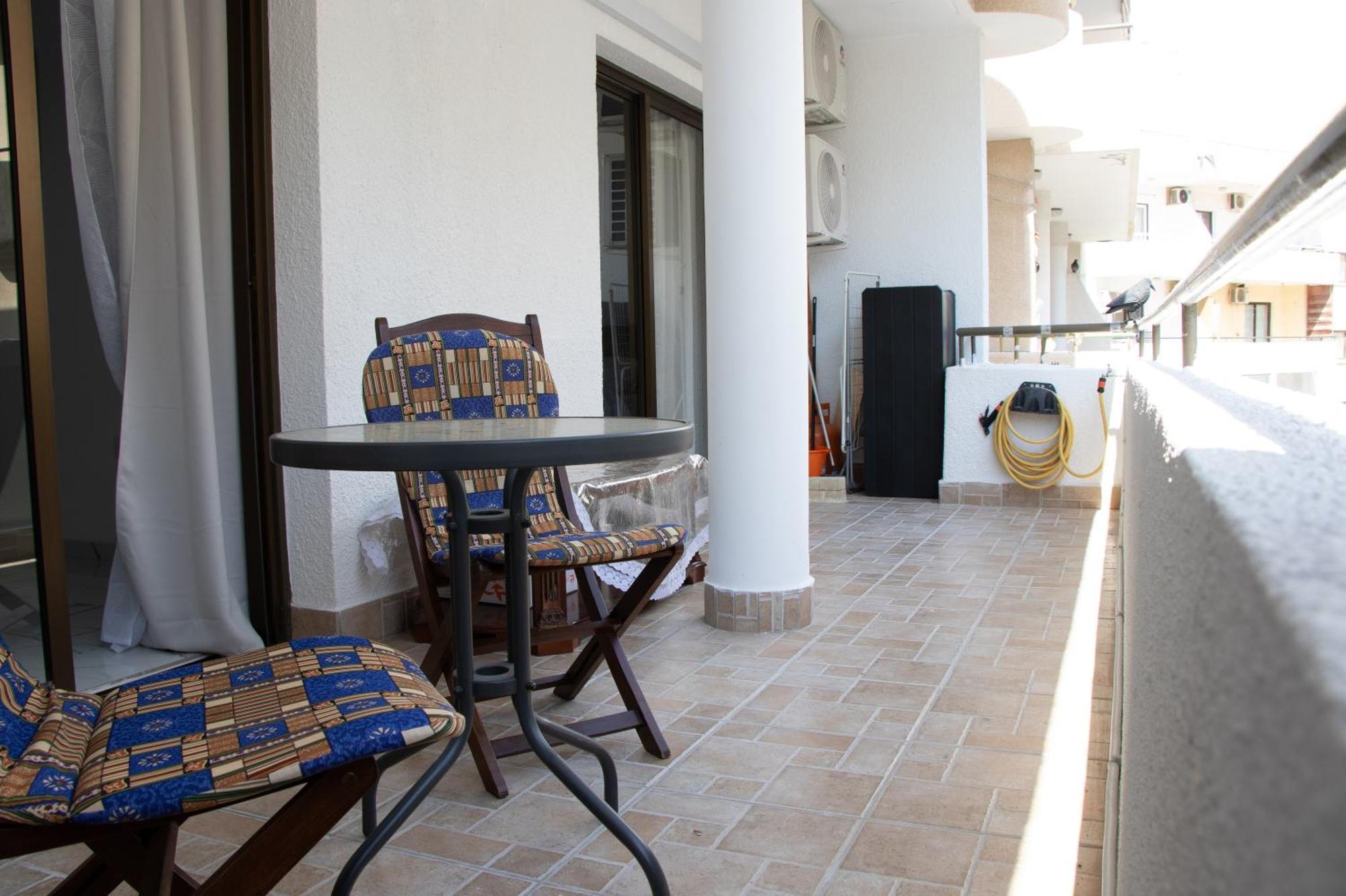 Apartment,Near The Beach Pinikoudes Larnaca Ngoại thất bức ảnh